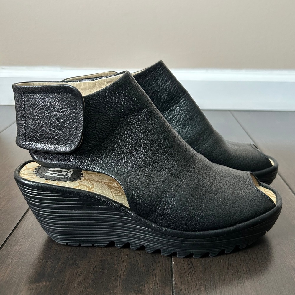 Fly London Yone Black Leather Wedge Peep Toe Platform Sandals Size 38